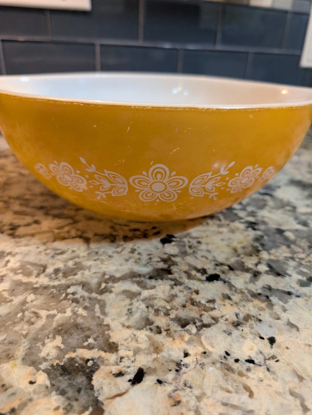 Pyrex Vintage 4 Qt Gold Butterfly Cindrella Bowl